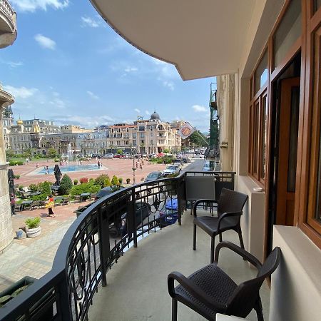 Guest House On Europe Square Batoumi Extérieur photo