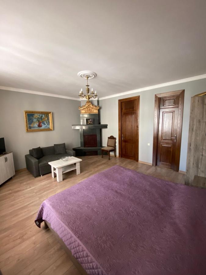 Guest House On Europe Square Batoumi Extérieur photo
